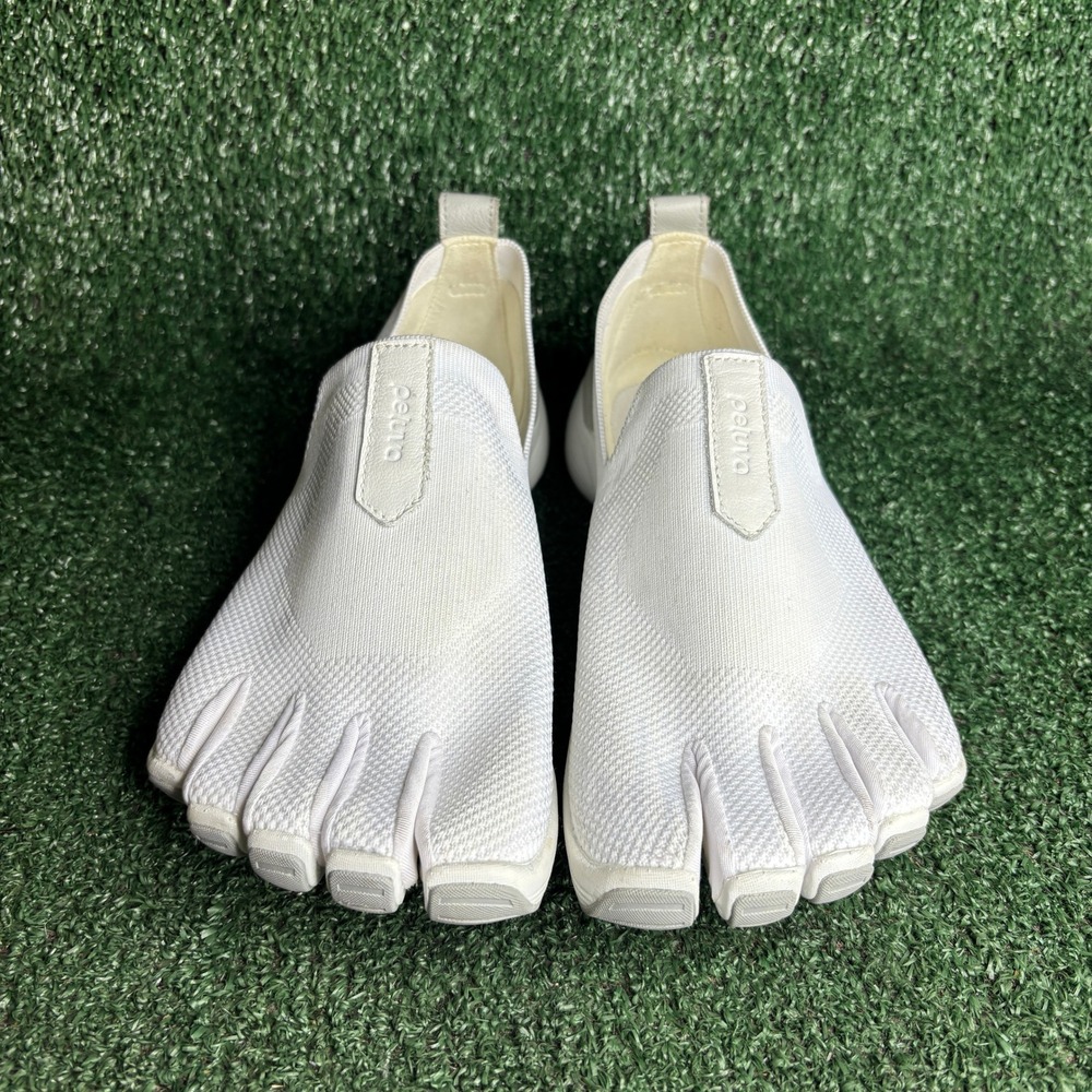 Peluva Miami Five Finger Barefoot Knit Slip On Walking Sneakers White Mens 8.5
